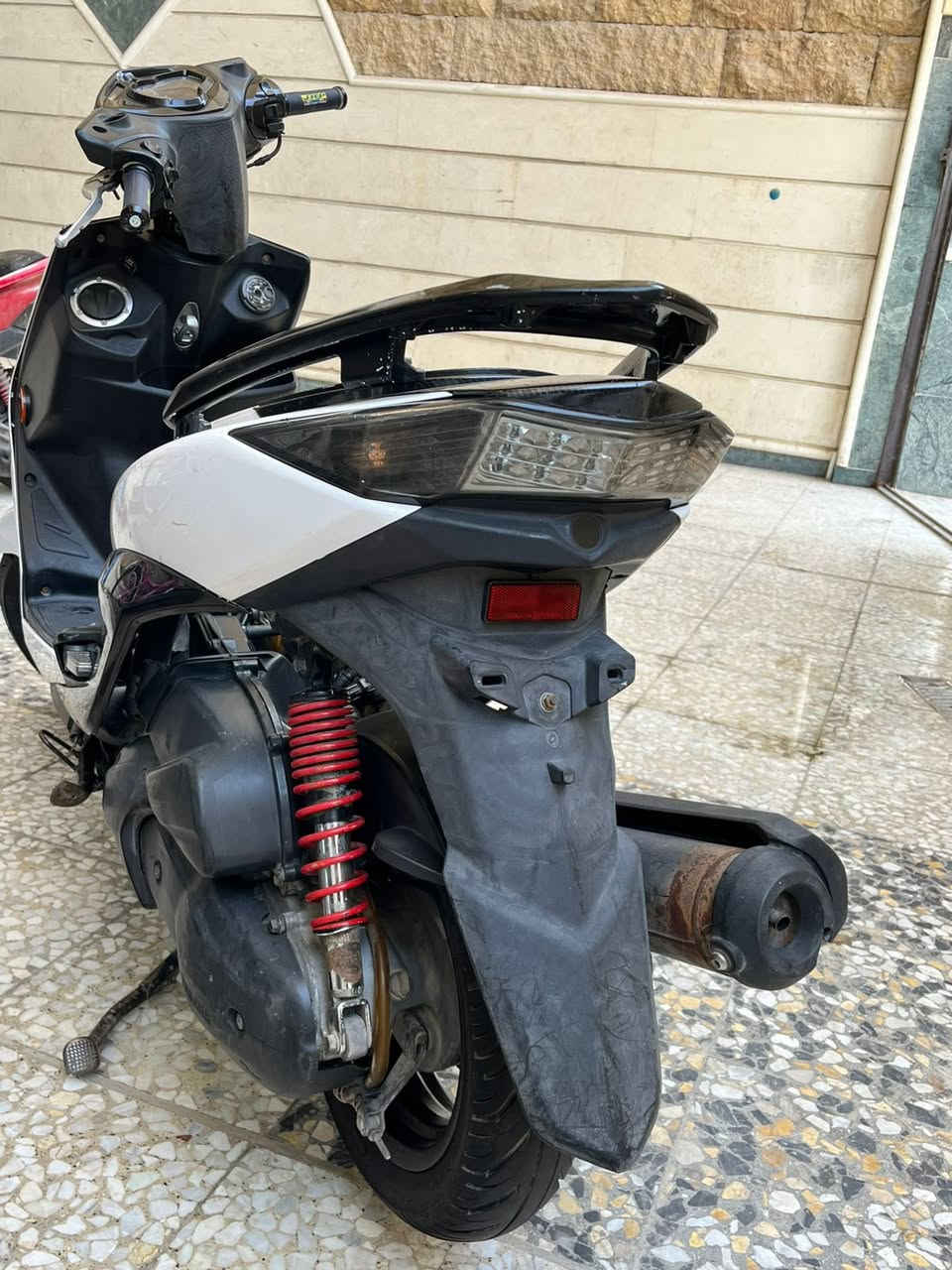 سكنس كوري
للبيع صالره 3 اشهر نازله من الرمبه وصله موجود 
كفاله عامه ب1400 وبيه مجال مكاني كربلاء
 مكلف بل نشر ‭0777 779 1565‬
