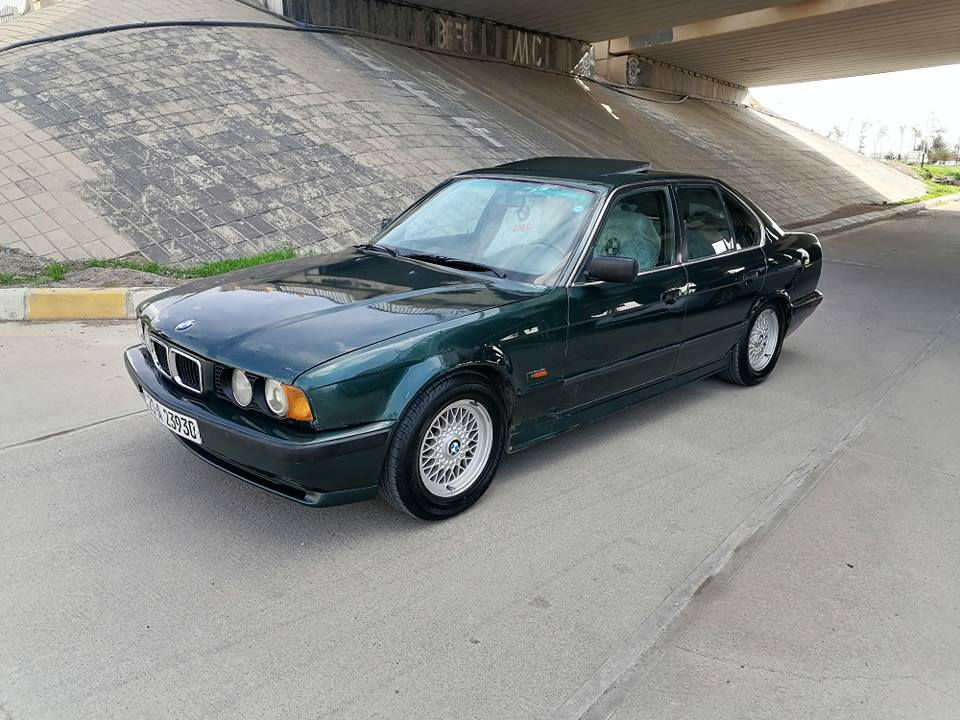 بیئم دبلو بۆفرۆشتن مۆدیل 1991 مەکینەی 525کەپس بیلاد گیر عادی گیر مەکینەی بەشەرت بی سەرف بی بخار بی لیدراو بؤياخ عام بؤ جواني رەقەم سلیمانی رەقەم سنەوی تازایە تا 2030 بە ناو خۆماوەیە دەفتر بەنزینی هەیە تحویل غرامە بەشەرت مواصفات سلایت کوشین جلد چوار جام کارابا سوکان 95 ئیرباک پیش پان بۆنیت پان پیشی کامل کراوە بە 95  پاوەر ABS قوفل مەرکەزی دەعمی ئیم  چوار ویلو تایی تازەی لە ژیرە تاخم پیش کارابایی به شرت تەقەو ڕەقەی  بەشەرت ماڵ دۆستا دینار مصرفی تیا نیە ناونیشان کركوك رەحیماوە  *********** //*********** كركوك, العراق
