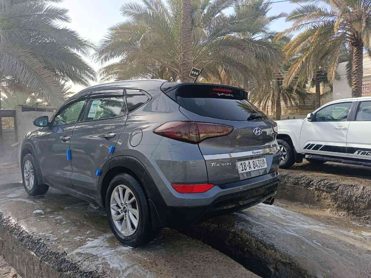 سلام عليكم مكلف بلنشر سيارة توكسان وارد امريكي موديل 2016 ماشيه 130 الف محرك 2000 gdi رقم بابل انكليزي تحويل مباشر الحادث موضح بلصور سعر 135ورقة وبيها مجال هذا رقم راعيها
***********
