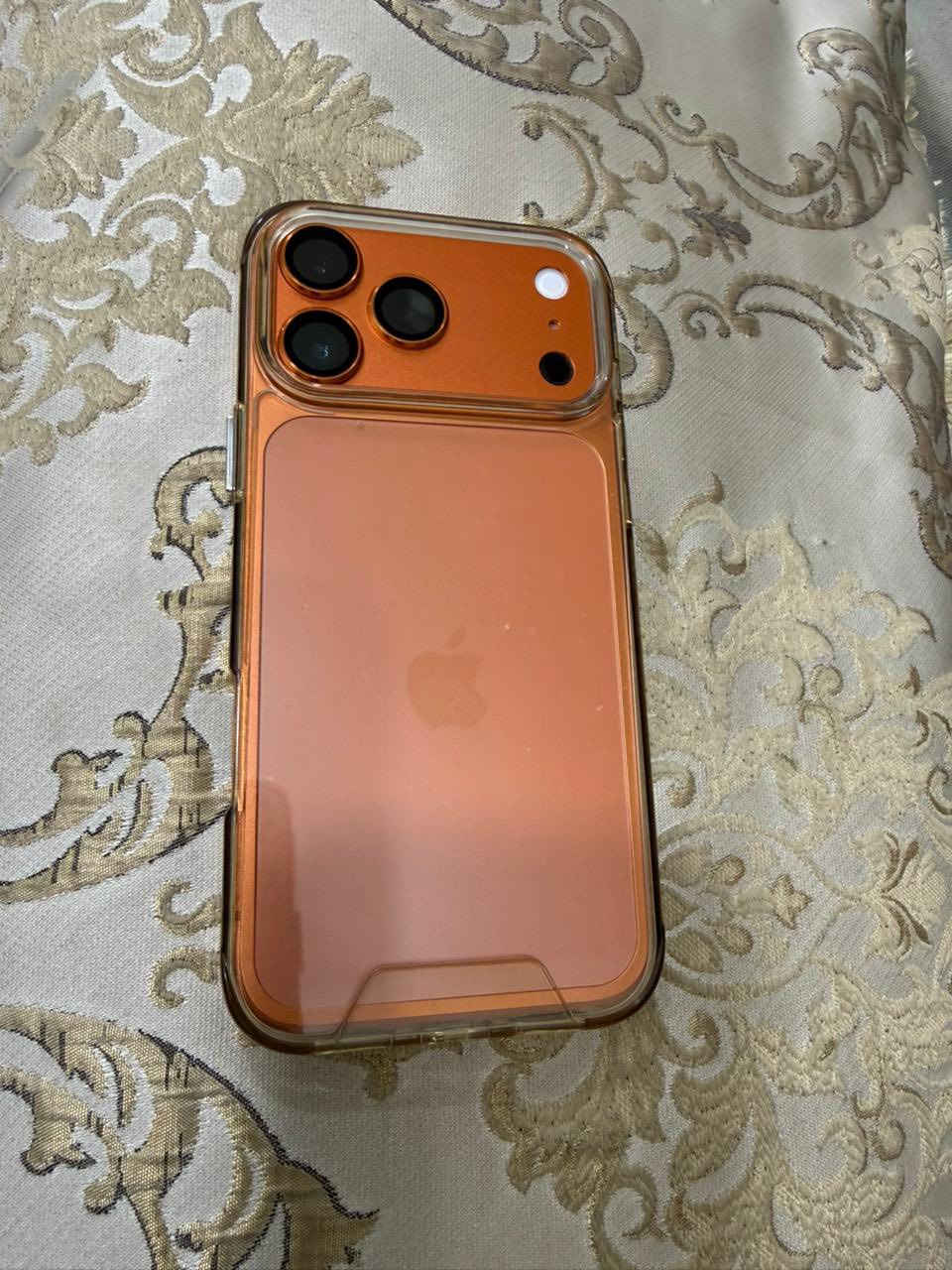 ايفون 14برو ماكس ذاكرة 128بطاريه 84تلفون فقط متحور 17 كفر يعني تحوير خارجي ما مفتوح الجهاز ابد السعر(850) بي مجال شي بسيط رقم التواصل ***********
