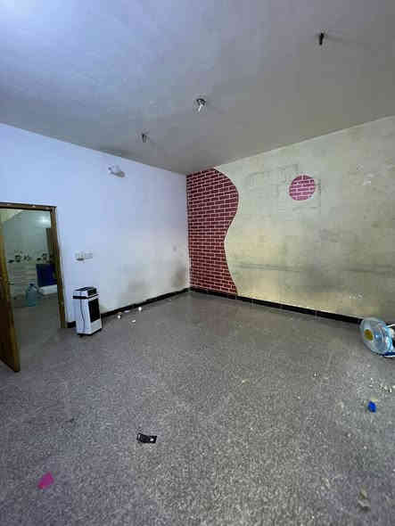 #للايجار ٥٠م في السيدية  

مميز سعر الايجار ٦٠٠ يحتوي. طابقين 

 

غرفه وصاله ومطبخ وخدمات صحية معزول عزل تام  

 الاتصال ***********متوفر وتساب
