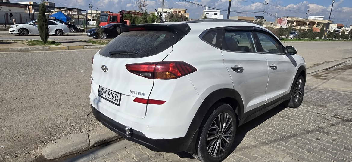 سياره توسان واردي كوري محرك اربعه سلندر ممفتوح شرط  تاكية على صفحه بيها عقجين امبدل والي يريد تفاصيل اكثر يتصل موصفات السياره بصمه تحكم استيرن كشن  كهربائ نظام اايكو  مشية 60 الف ابيع السياره صبغ عام وشرط التحويل سنويه وهزه  جديد فايبر واتساب 
 ***********
*********** اكر, نينوى
