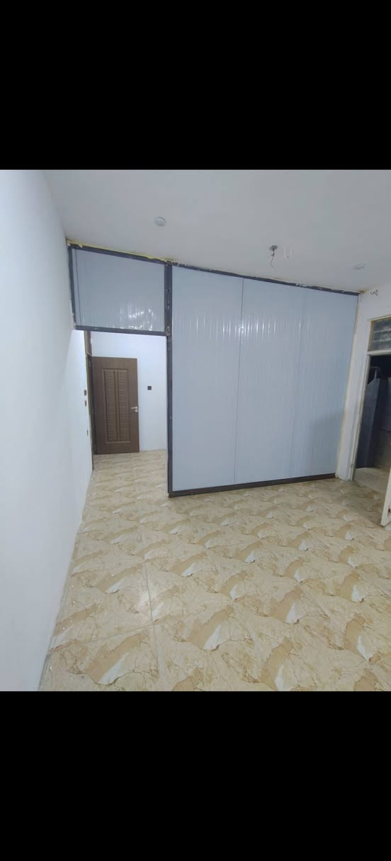 سلام عليكم
بيت للايجار طابق ثاني 
باكون /صاله/ استقبال/ غرفة نوم1/ صحيات/ مطبخ
الموقع/ بعقوبه سبعه نيسان بالقرب من التربيه الاساسيه
المنطقه خدمات كامله 
التواصل/***********
