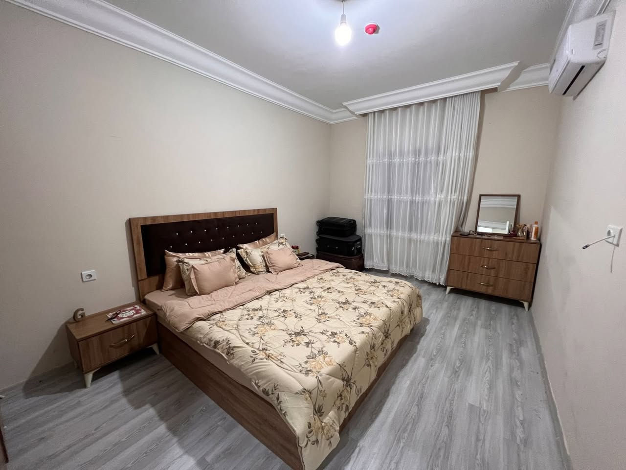 غرفة نوم للبيع اخو الجديد للبيع السعر تواصل ع هلرقم ***********
*********** واتساب
