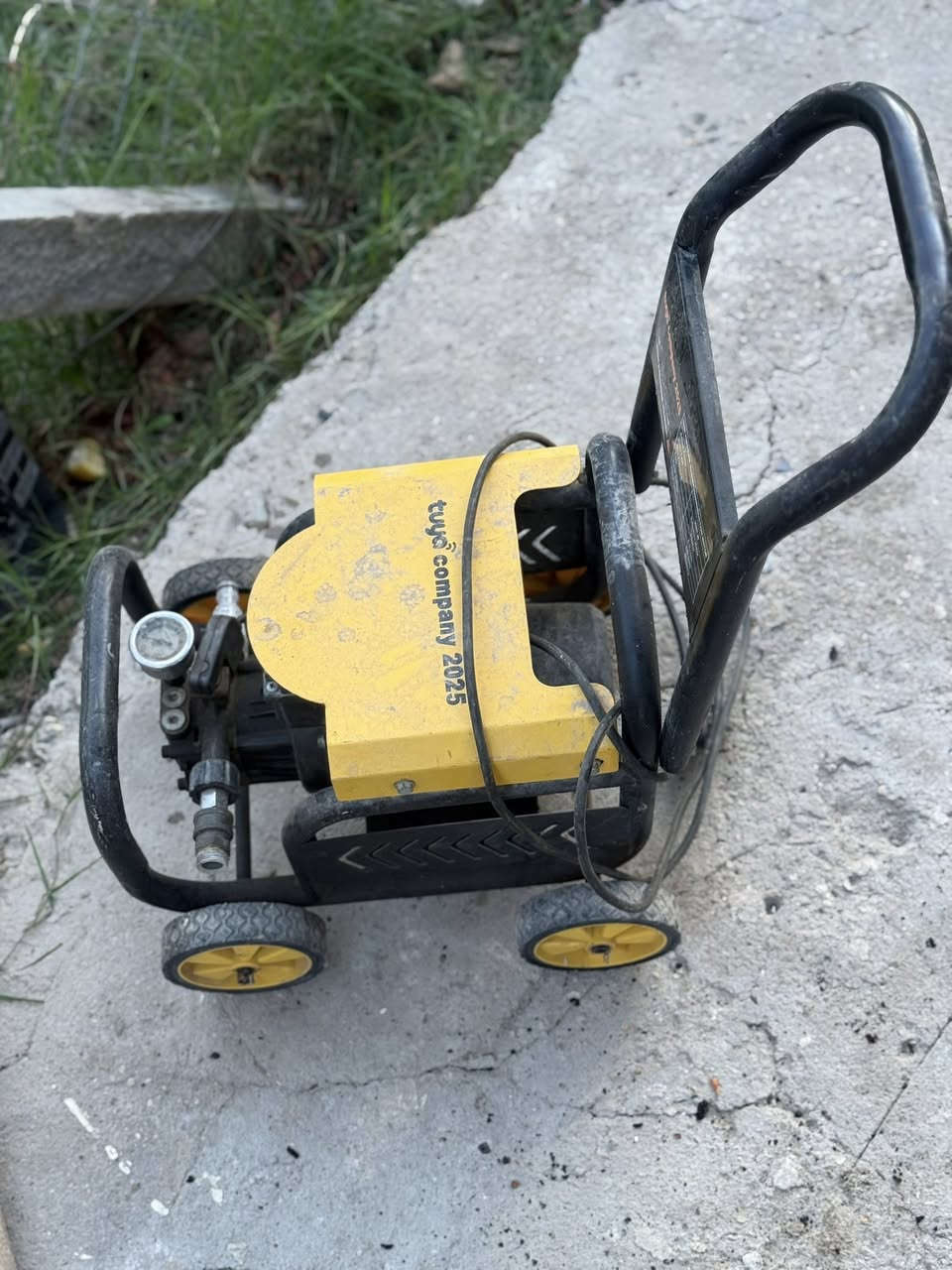 للبيع فاره غسل جديده ماخذها وبطل رغوه مستر كلينر ماركه اصلي معروف بعد المستر كلينر  وصونده ٢٠ متر قويه ومسدس حترافي مع نوزلات بس الفارت عاطله فجئه سكتت ابيعها على عطلها سعر ٨٠ فلوس المسدس ول صونده ول بطل بيها مجال بسيط *********** عنواني بغداد شعله
