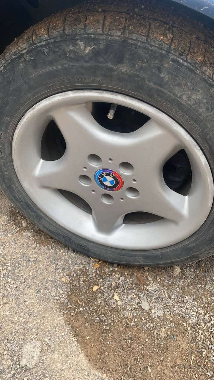 ویلو تایەی 95  بۆ گۆڕینەوە بەشتئک بەدڵم بئ  ویلەکان زۆر باشن بەشەرتی خواریو لەحیم و درز ⬅️ تکایە باقیم نیە.   لەڕانیەم


**إذا كنت صاحب هذا الإعلان وتريد حذفه لأي سبب، رجاءا أرسل رسالة إلى الدعم الفني**
