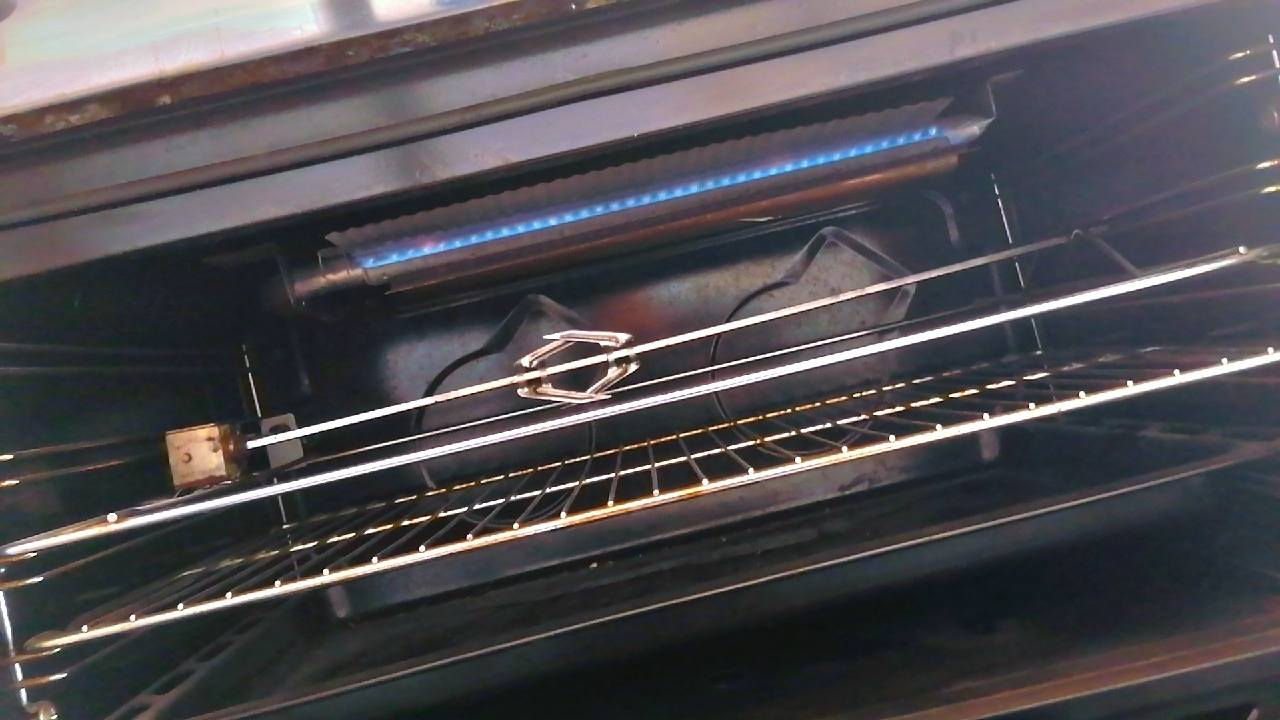 طباخ اخو لجديد ٢٥٠  التحرير شارع جامع الصديق معرض ومزاد الجوهره مجاور محطة النبع الصافي ***********
