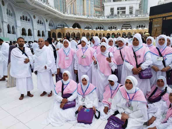 🕋 رحلة العمرة الرجبيه  مع شركه السيسبان للحج والعمرة  ✨
رحلتك للديار المقدسة تبدأ بخدمة تُرضي الله وتُريح القلب. 
🚍 البرنامج البري 
 موعد الانطلاق: يوم 12/28 عمرة شهر رجب 
💰 السعر: 900الف فقط نعم 900الف
🕰️ المدة: 10 أيام
🏨 السكن:
مكة المكرمة:5ليالي 6 أيام – منطقة محبس الجن
المدينة المنورة:2ليله  3 أيام – المنطقة المركزية قرب الحرم النبوي
🚍 باصات مريحة  أم السيوف 
🍱 الخدمات أثناء النقل:
تقديم وجبات الإفطار على طول الطريق ذهاباً وإياباً داخل الباص 

✈️ البرنامج الجوي
📅 موعد الانطلاق: لحين إكمال العدد يحدد الموعد 
💰 السعر: 1450 مليون وخمسون الف دينار عراقي
✈️ الطيران مباشر من بغداد أو النجف إلى المدينة المنورة
🕰️ المدة: 10 أيام
🏨 السكن:
المدينة المنورة: المنطقة المركزية قرب الحرم النبوي
مكة المكرمة: منطقة محبس الجن
👇👇👇الخــــدمــــات 👇👇👇
🕌 البرنامجين (البرّي والجوي) شاملان:
✅السكن المذكور اعلاه 
✅ وسائل النقل الخارجية والتجوال الداخلي
🍽️ ثلاث وجبات طعام منظمة أثناء الإقامة (أوبن بوفيه)☕️🍗🍎 ♦️هـدايـا للمـعتمرين ♦️
🧳 حقيبه كتف صغيره مع كتاب المناسك 
🕋 احرامات للرجال وجادر النساء
👳‍♂️ مرشد ديني 
🧑‍✈️ مرشد إداري مرافق للرحلة لتنظيم السكن والتنقلات 
 من شركه السيسبان حله حي الزهراء مقابل التقاعد للحجز والاستفسار يرجى الاتصال 
☎️ ***********
☎️ ***********
☎️ ***********
☎️***********
☎️***********
