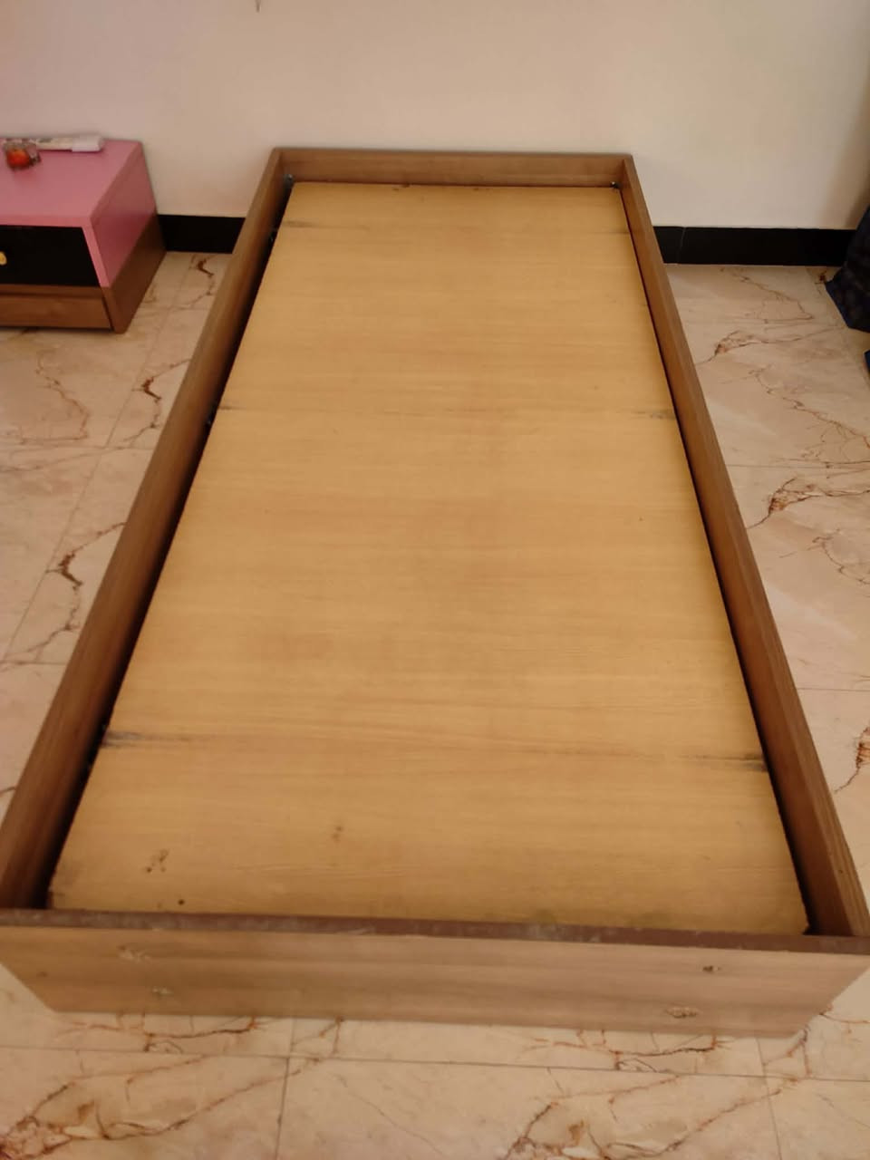 اغراض للبيع عنوان نجف 
@إشارة


**إذا كنت صاحب هذا الإعلان وتريد حذفه لأي سبب، رجاءا أرسل رسالة إلى الدعم الفني**