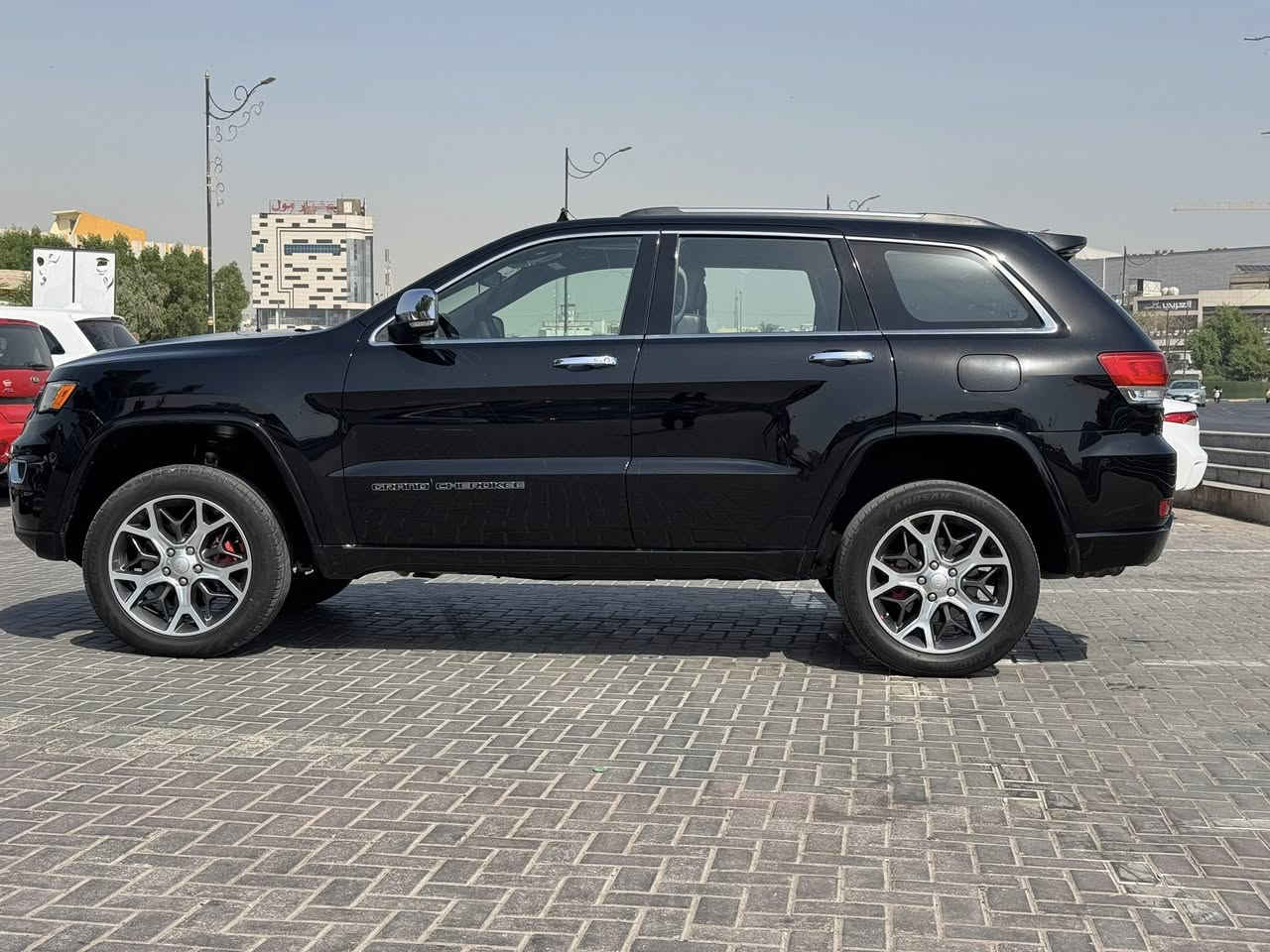 سلام عليكم جيب 2020اوفر لاند
حادث فقط بنيد صبغ بدون ايرباك 

مكينه RT 5700

سياره فول عدا الرادار الامامي ولشاشات الخلفيه 

رقم مميز 

السياره بالواقع احله من الصور 

اي نقص مابيهه 

وكلشي واضح بالصور 

مكان السياره كربلاء 

السعر ٢٣٥وبيه مجال بسيط 

***********
