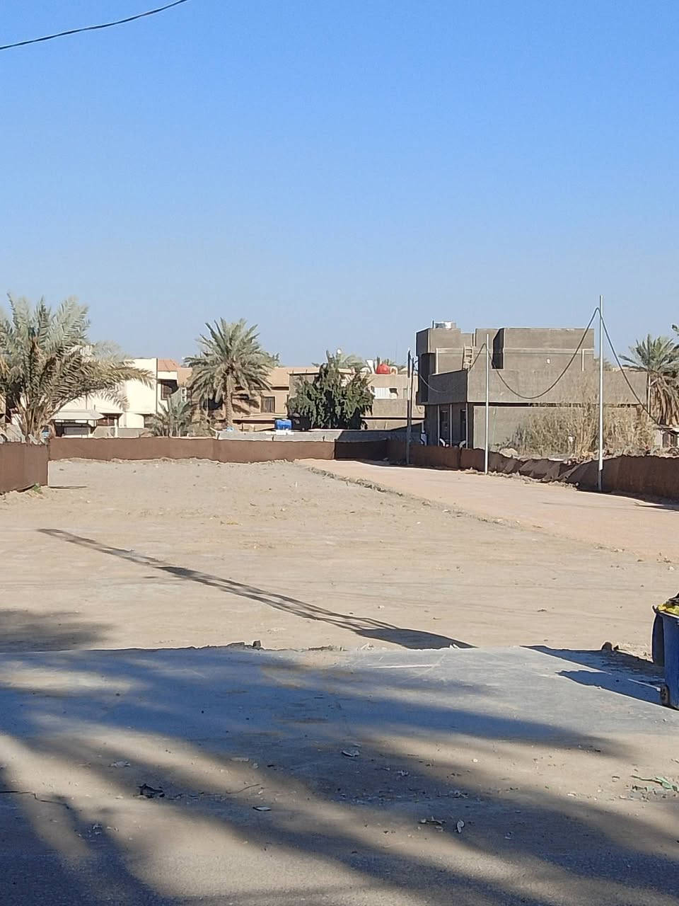 السلام عليكم.. احبابي. فرصة استثمارية.. ٱخر قطعة أرض باقيه من مجموعة 13قطعة انباعت.. باقي قطعة واحدة فقط 225متر ..وبسعر مناسب جدا.. تواصل مع ابو مصطفى النصراوي *********** في المسيب شارع السدة القديم ..وتتدللون اصحاب الذوق الرفيع
