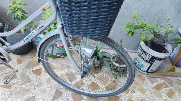 للبيع
عبدالحليم 
حجم 26
بلادي بلكامل 
كلو شغال 
سعر 85 الف
***********
