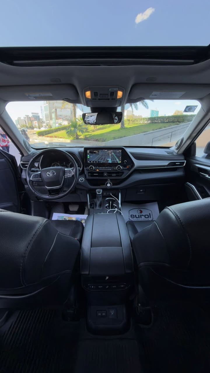 بيع مستعجل
تويوتا هايلندر  2023 فئة اللمتد ( اعلى مواصفات )  
وارد امريكي لون نيلي
ماشية 67,000km
2500 هايبرد
AWD 
مقاعد - جلد وكهرباء وخزن
جنطه كهرباء 
شاشة كبيرة ابل كار بلي
دخول ذكي 
رادار
حساسات
كامرة
مثبت مسار 
تدفئة بالستيرن 
تدفئة وتبريد مقاعد
نظام صوت JBL
تبريد قطعتين
فتحة سقف 
شاحن لاسلكي 
مري شفط
مقاعد منفصلة Vip
هاندبريك كهربائي
اوتو هولد 
ويل قياس 20
8 مداخل شحن
الضرر موضح بالصور والسونار 
السعر 32،000$ وبيها مجال 
رقمي :- ***********
ملاحظة : السيارة ارخص من خواتها ب 20 ورقة
