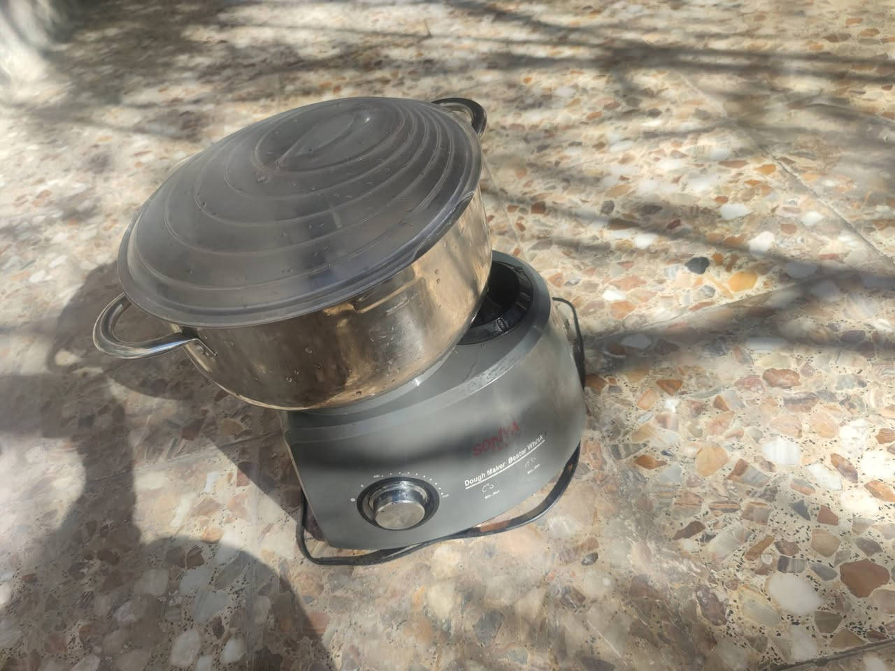 🔹 للبيع عجّانة كهربائية ماركة SONYA
تعمل على العجن والخفق وخلط مختلف أنواع العجين والحلويات.
مناسبة للاستخدام المنزلي، قوية وسهلة الاستعمال.
الحالة جيدة وتعمل بشكل طبيعي.
📍 العنوان: حي التراث
📞 للاستفسار التواصل خاص


**إذا كنت صاحب هذا الإعلان وتريد حذفه لأي سبب، رجاءا أرسل رسالة إلى الدعم الفني**