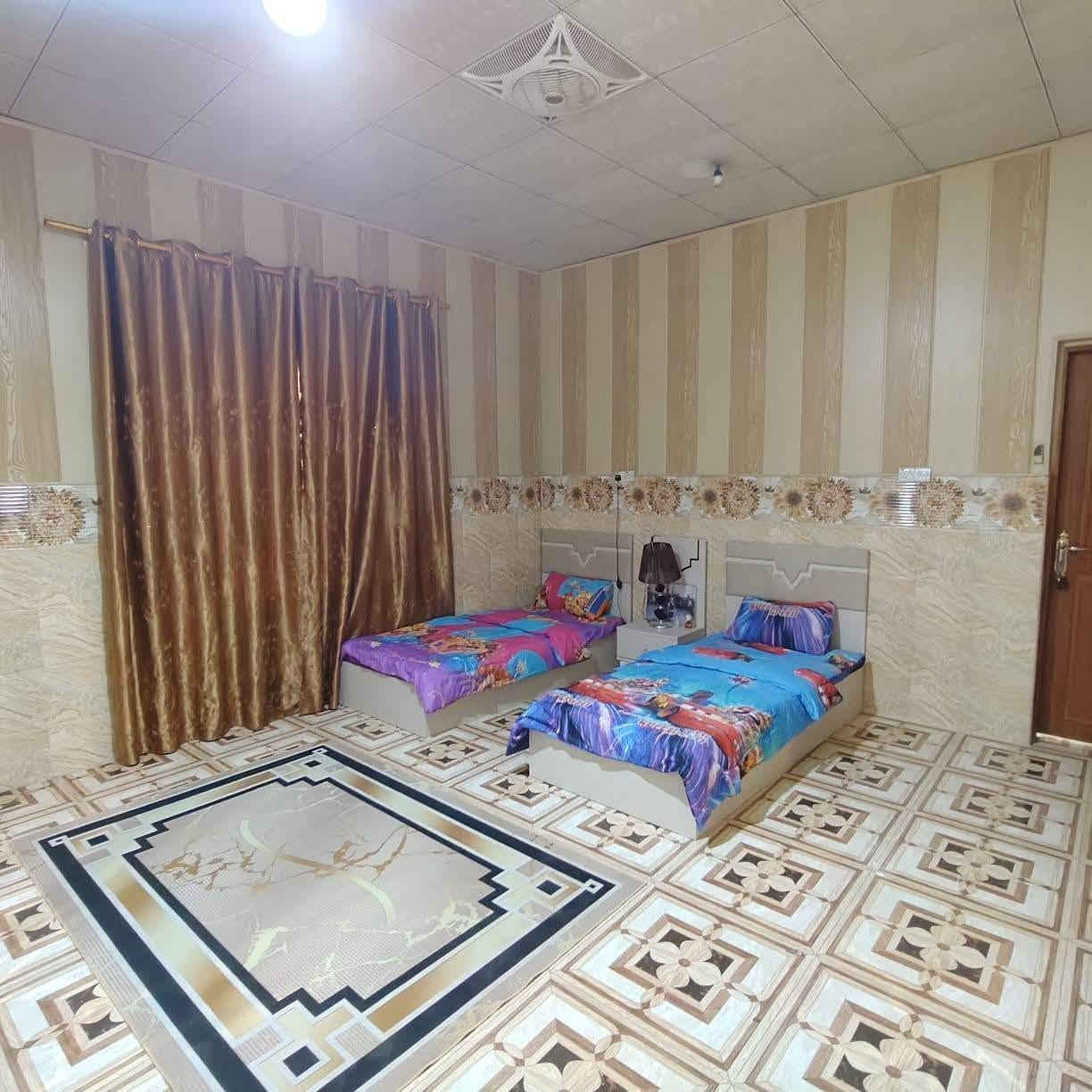 بيت للبيع طابو صرف عرصه تحويل بأسم المشتري واجهه 5 ونزال 25 مساحه 125م طابقين يحتوي على 3غرف وديوان ومطبخ وصحيات وكراج العنوان البصره ابو الخصيب محيله الشارع الوسطي قرب المدرسه الصفره كل الخدمات متوفر كهرباء ماء تبليط رصيف منطقه وناس راقيه السعر 110 وبي مجال استفسار ع رقمي ***********
