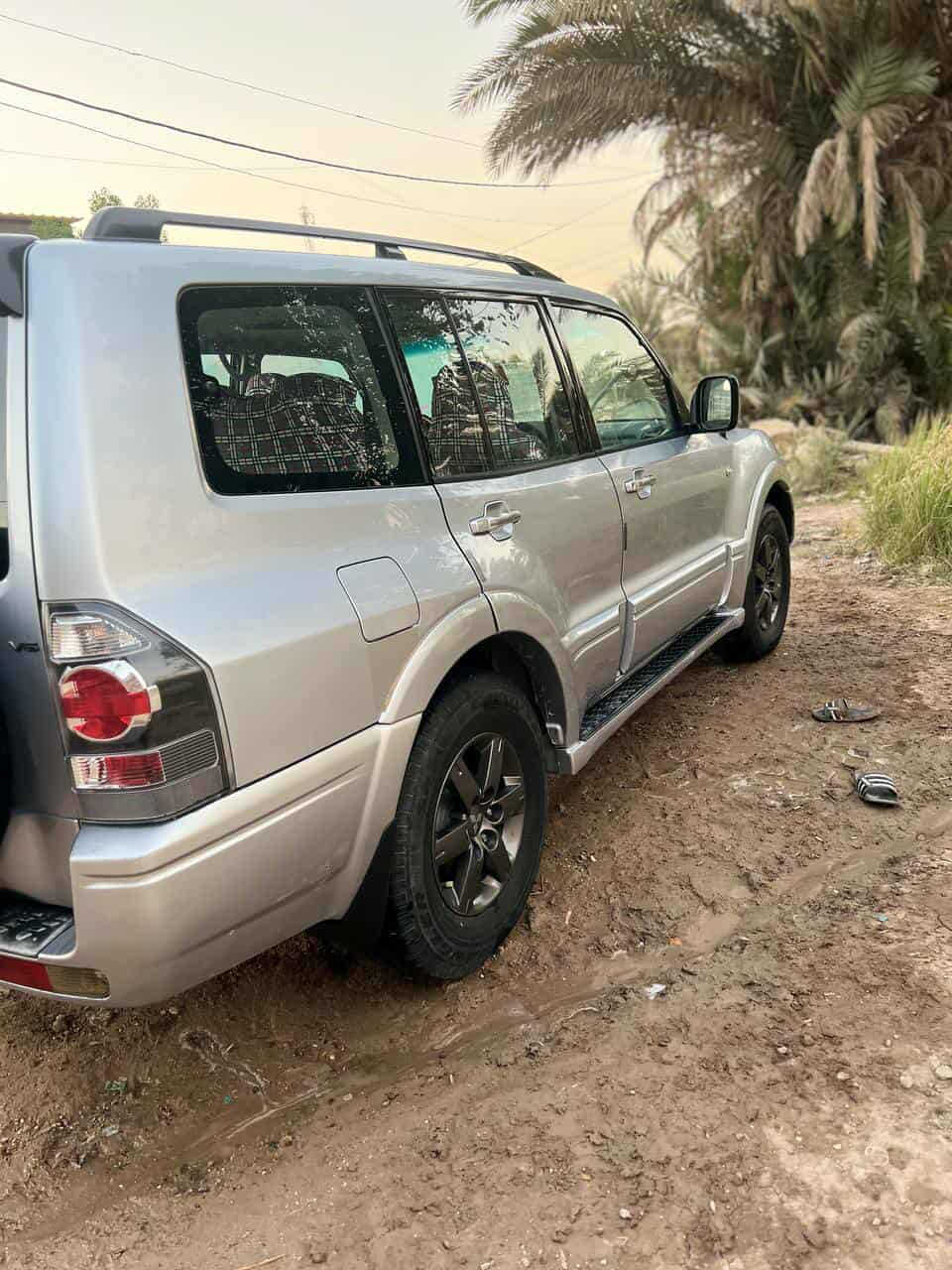 السلام عليكم باجيرو للبيع موديل (2006) كويتي سياره مكفوله كفالة عامه من الصبغ و الضربه رقم اربيل دولي 
كشنات كهرباء فتحة سقف سلايت كهربائيات كله شغاله مكينه 6v )3000) بلادي 
السعر (115) وبيه مجال العنوان بابل المدحتيه ـ الحمزة الغربي الاستفسار اكثر الاتصال على الرقم ***********
