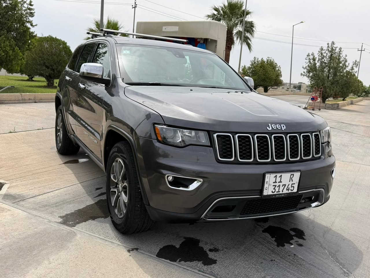 جيب لاريدو مديل 14رقم بغداد جاهزه السياره من تبريد وحداديه وتخم تاير بصمه وتشغيل عن بعد كامره امامي وكامره خلفي ماشيه 100دواخل جلد  بيها جاملغ وباب السايق السعر 175وبيها مجال الشراي الاتصال على الرقم ***********
