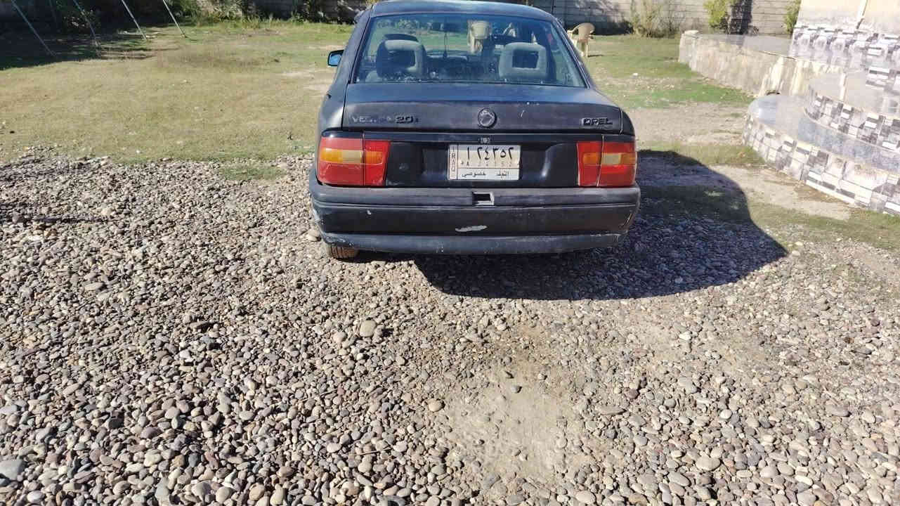 السلام عليكم مكلف بل النشر اوبل فكترة حجم ٢٠ رقم نجف سنوية عضم عاج ما يندل صاحبهة مكفولة دولة وعشاير كير ومحرك شرط صدر خلفي وامامي جديد تخم تاير أربعة جديد مسجل وأربع سماعات شغال كهربيات كلهة شغالة خياس مابيهة بدون صبغ ولا معجون سيارة جاهزة من فقط تريد رش صبغ الباقي جاهز السعر ٢٠ ورقة وبيهة مجال بصيط مكان السيارة العلم قريت ***********
