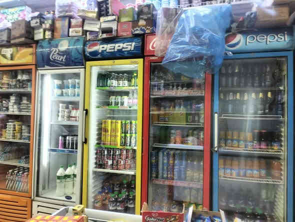 السلام عليكم الإخوة الأعزاء...
توجد عارضات البيع نضيف بحال جيد..
سعر العارض الوحدة 250 الف المكان كريعات القصور..رقم الهاتف ***********
