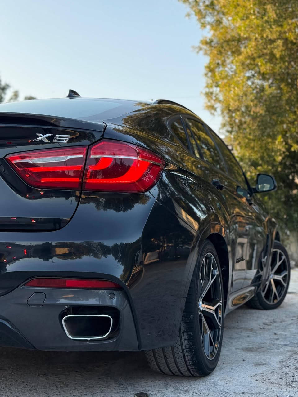 بي ام x6  ١٥ خليجي كفاله عامه من ضرر وصبغ وبارد نقص مكينه طابوكه سيلره جديده فول ٨ سلندر  للتفاصيل اتصال  *********** ضياء  السعر ١٦٠
