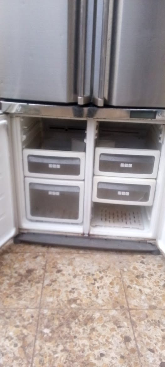 ثلاجه نوع شارب تبرد فقط بيه خلخل مااعرف شغاله على حسب الأصول ابيع هل موجود سعره 150وبيه مجال مكاني مدينة الصدر ***********واتساب ومتواجد على الانترنت
