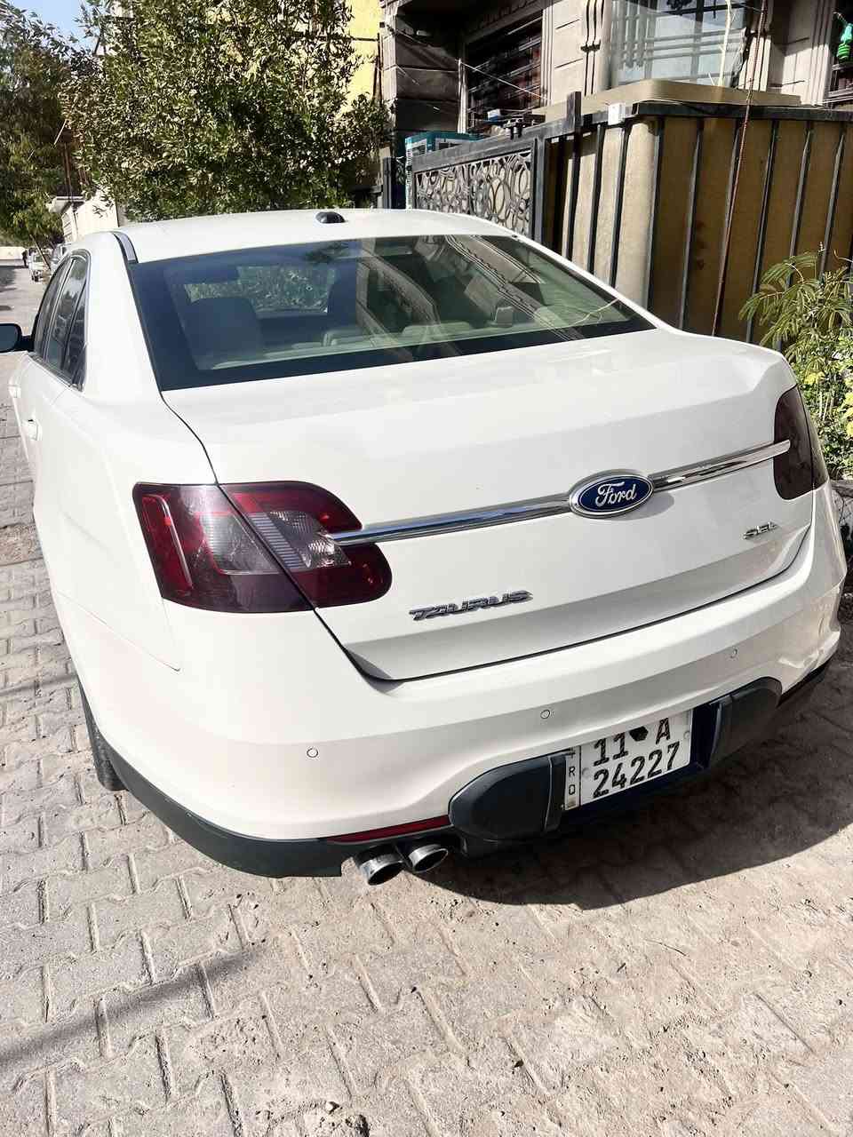السلام عليكم
فورد تورس ٢٠١١ خليجي شركه نيفا  اللون ابيض سلايد روف 
رقم بغداد 
السياره مكفوله من الضربه والصبغ 
سبير منازل لحد الان بل جيس 
السياره تخم تاير جديد 
السياره عليها ادامه كامله يم الاستاذ سيف الفضلي كل ٦ اشهر 
بلكات تخم جديد 
نوزلات جديد
قاعده فيتبم و فيتبم جديد 
دسكات تخم جديد + ضمان ٤٠ الف كيلو متر
صدر امامي جديد 
فلنجات تصفير جديد 
باتري من تاير مول جديد + ضمان 
السياره فتحه + كاميرا خلفيه + حساس خلفي +مانع انزلاق +تحكم ستيرن + ماشيه ١٥٥ الف ميل + تسحك بانزين عادي + دوانز تنساه
وياها هديه زوج تاير القديم مالتها 
استخدام السياره فقط للدوام وللبيت 
عارضها ١١٦ وبها مجال شي بسيط 
تحويل ثاني يوم 
للاستفسار 
***********
***********
