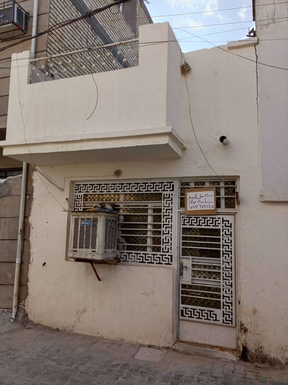 السلام عليكم بيت للبيع مساحه 48 متر بغداد الجديدة شارع المسبح فرع مطعم وسام ابو  المحشي مكلف بالنشر التفاصيل الاتصال على الرقم ***********
