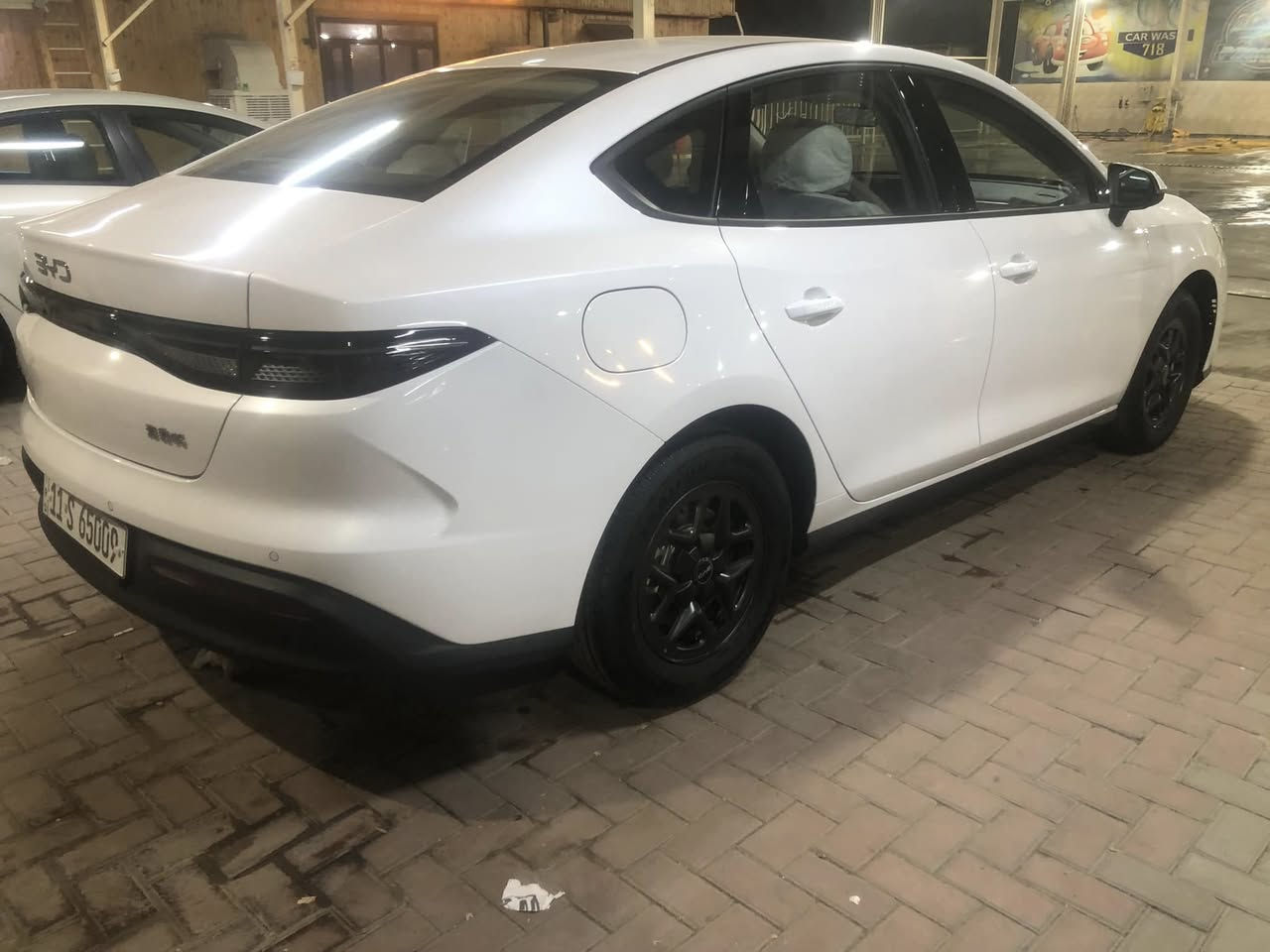 BYD Seal 5
2025 
رقم بغداد بأسمي 
زيرو
السعر 19 مليون قفل 
كامل ملحقات
بصمه كارت شاحن سماعات ارضيات وفوم وكافه الملحقات 
مكاني البلديات 
***********

