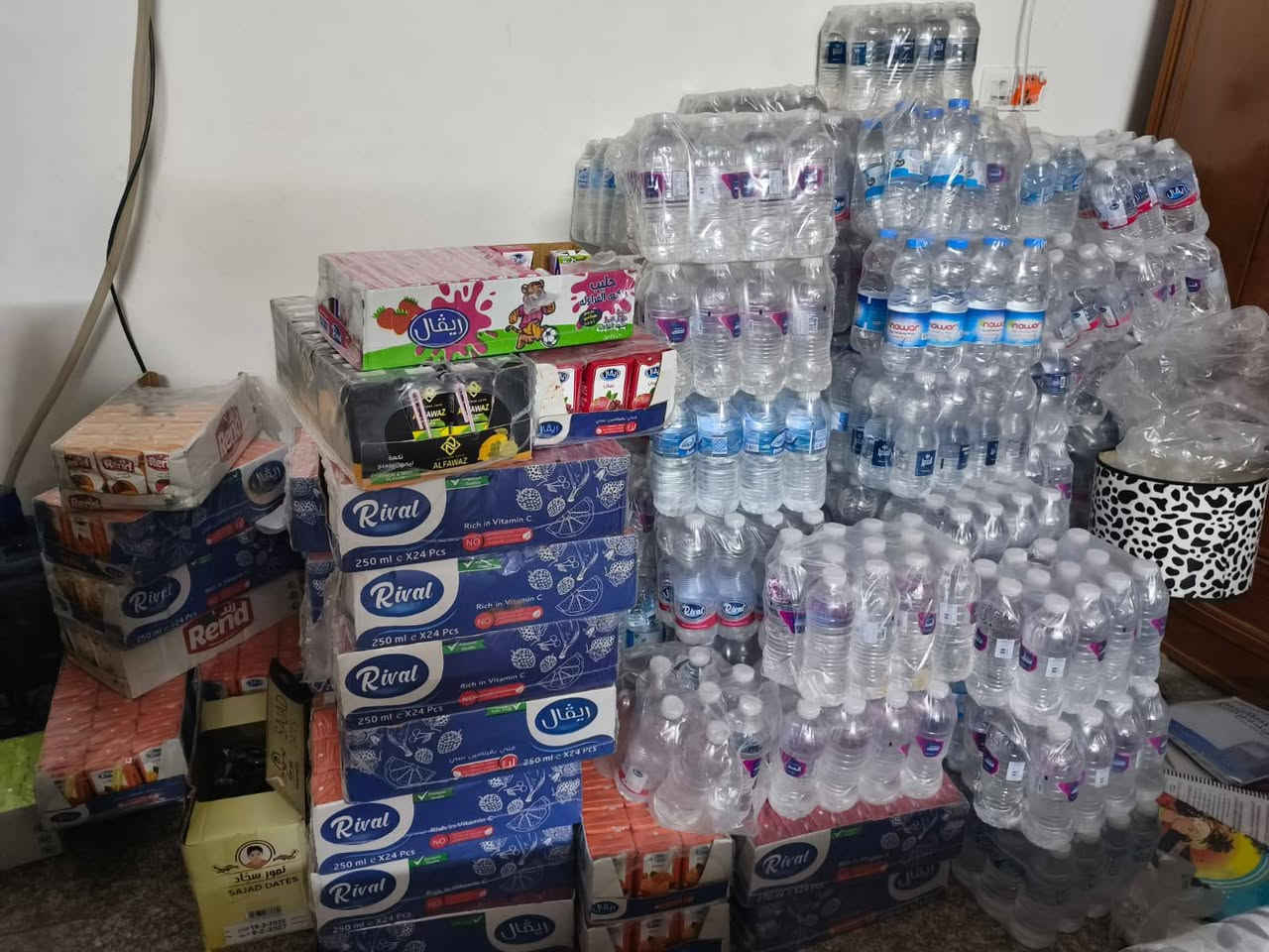 عصاير متنوعه مع ماء للبيع الاصحاب المواكب بسعر مناسب


**إذا كنت صاحب هذا الإعلان وتريد حذفه لأي سبب، رجاءا أرسل رسالة إلى الدعم الفني**