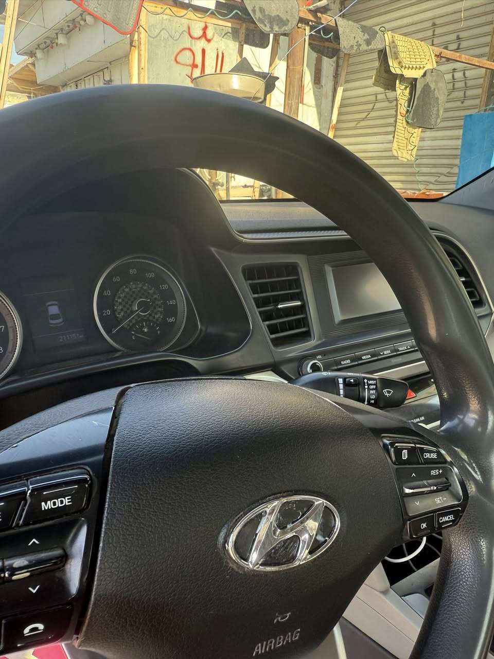 سلام عليكم شباب تم عاده 
نشر بسبب لوعود لكاذبه
النتراء موديل ٢٠
تبريد ثلج صدر تعبان 
كير محور ايتي
سياره يرادله صرف 
صور لحادث مرفقه للمنشور 
كما موضح بلصور
كله ليبل واحد بدون تبديل
مكان سياره بغداد حي اور 
مقابل جامع عمار ابن ياسر 
السعر ١١٥وبيه مجال حك لجيه 
رقم تليفون ***********
غير متواجد ع فيس
