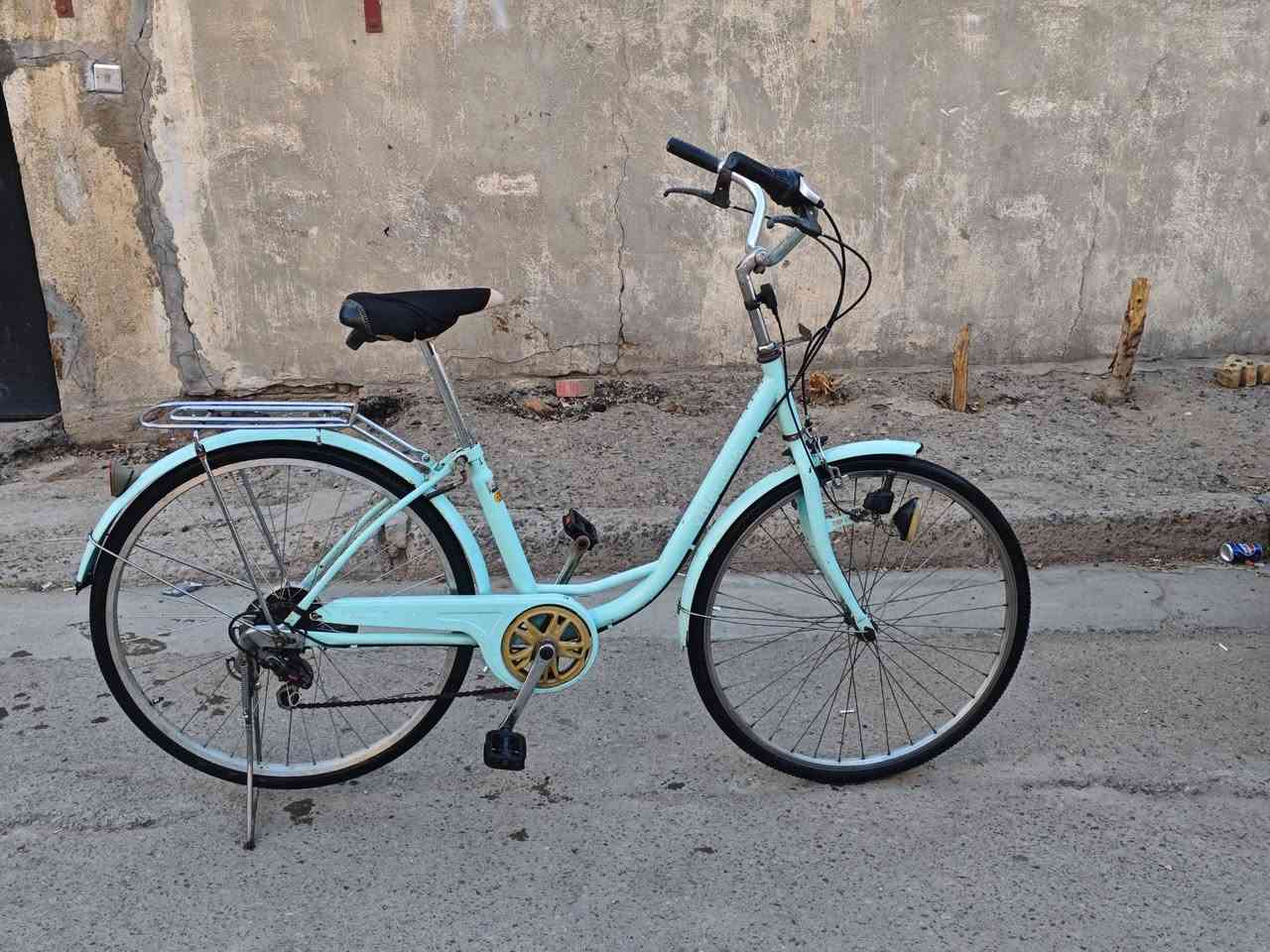 سلام عليكم بايسكل بناتي ياباني حاوية حجم 26
كير 6 نمر 
دايمنو ابو الكير 
قفل تاير 
مابي نقص شوفت عينك 
سعر 90 قفل غير قابل للتفاوض والعملة رجاءََ
للتواصل ***********
مكاني البياع الرسالة الثانية 
يوجد توصيل كافة المناطق
