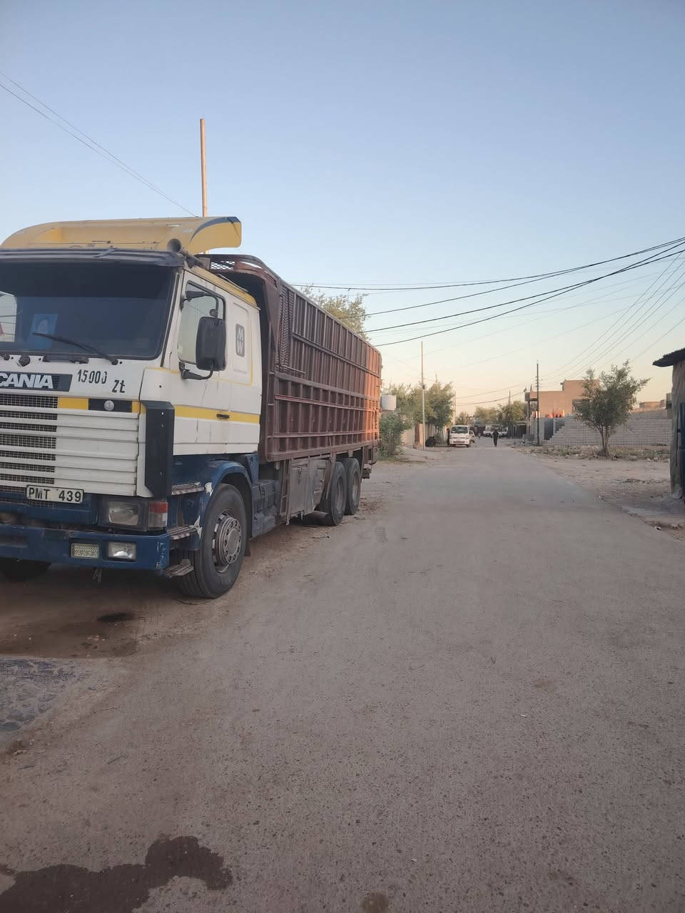 سلام عليكم سكانية للبيع سحال رقم انبار موديل 95حجم 143مكفولى شاصي مكفول بي باج بطن بلادي من لشركة تخم تاير سيارة جاهزة مكان. بغداد لجرف بسماية رقم تليفون ***********
