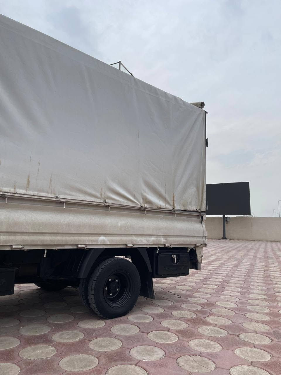 ,ٌسلام ,ٌعليكم
كيه بنگو مديل 18 ( سنويه نافذه)
رقم بصره
السياره بيها بارد قليل وباب مبدل شركه
سياره جاهزه عله اخر حبايه
سلف دينمو قوايش كلج مروحه تبريد تخم تاير تخم بريكات كل الذكرتهن جدد +منضومة لايت زنون أصلي 
سياره تحمل بوكس محكم اقفلها  وامن على البضاعه  بداخلها + جادر اصلي 
( المشتري يحول گبل) 
التفاصيل كلها ذكرتها 
أنت شراي اتصل او واتساب
***********
انا مو ابو السياره انا وصيط فقد تفاصيل كلها بهاذ الرقم
