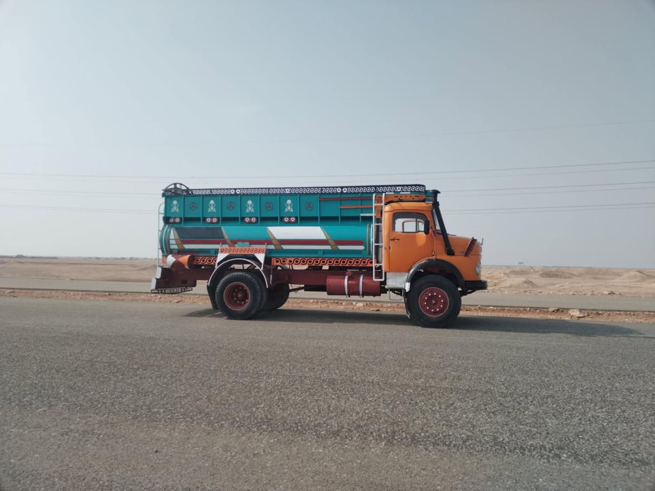 ابو ردين موديل 1981  رقم صلاح الدين انجليزي بالسنويه حوضية ماء شاصي عشراوي مكفول خام قماره بدون صبغ محرك بلاد شركه تانكي تفصال جديد مكلف بالنشر *********** ///***********
