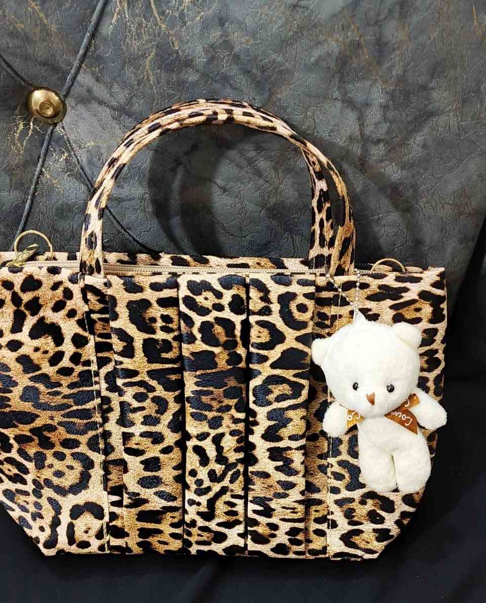 سعر الجنطه فقط 4 الالف يوجد خدمة توصيل
المراسله على الخاص


**إذا كنت صاحب هذا الإعلان وتريد حذفه لأي سبب، رجاءا أرسل رسالة إلى الدعم الفني**