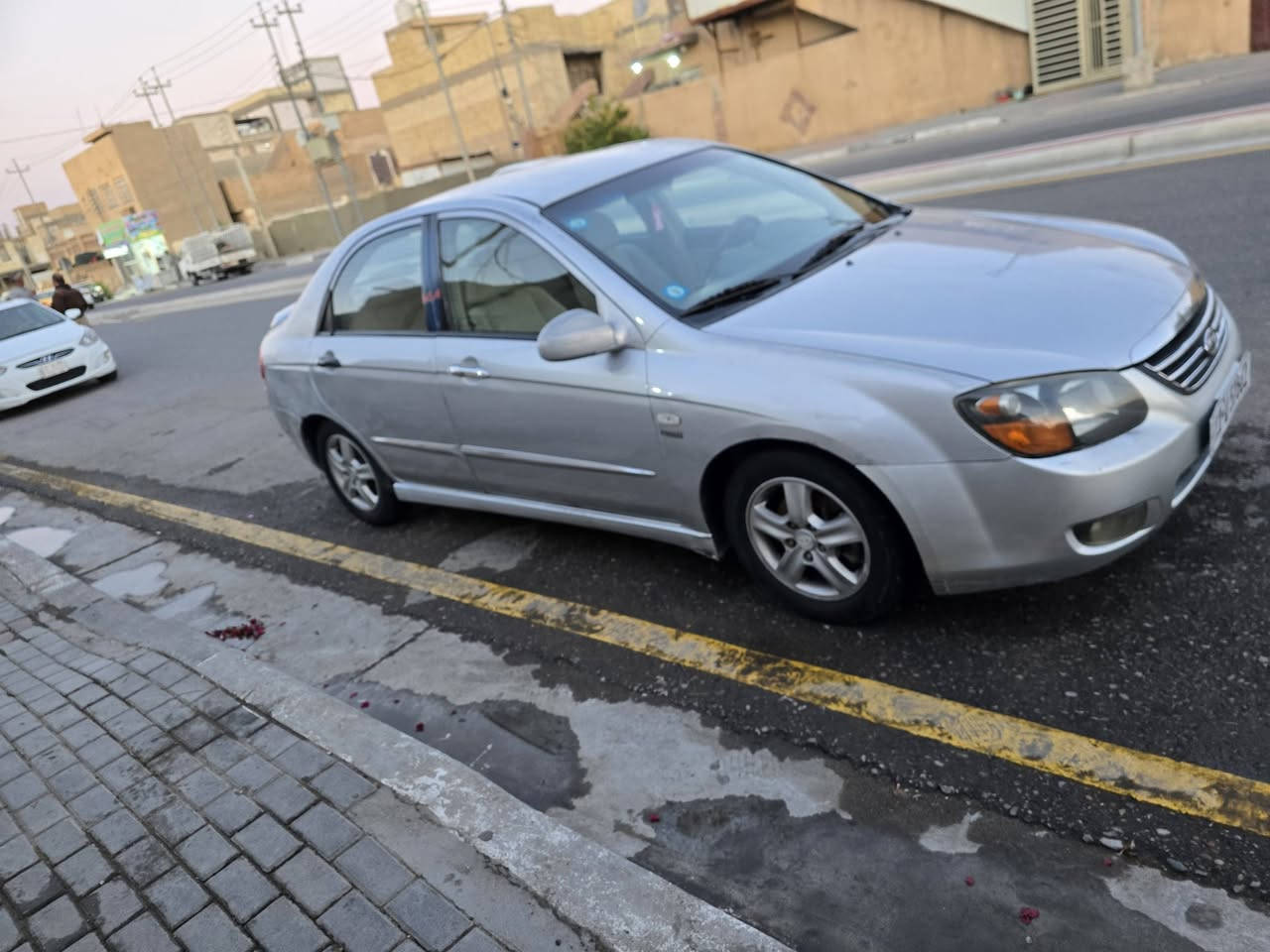 السلام عليكم سيراتو موديل ٢٠٠٧ سياره بيه جاملغ صبغ فقط سعر ٧٧ بيه مجال مكان كربلاء رقم تلفوني ***********
