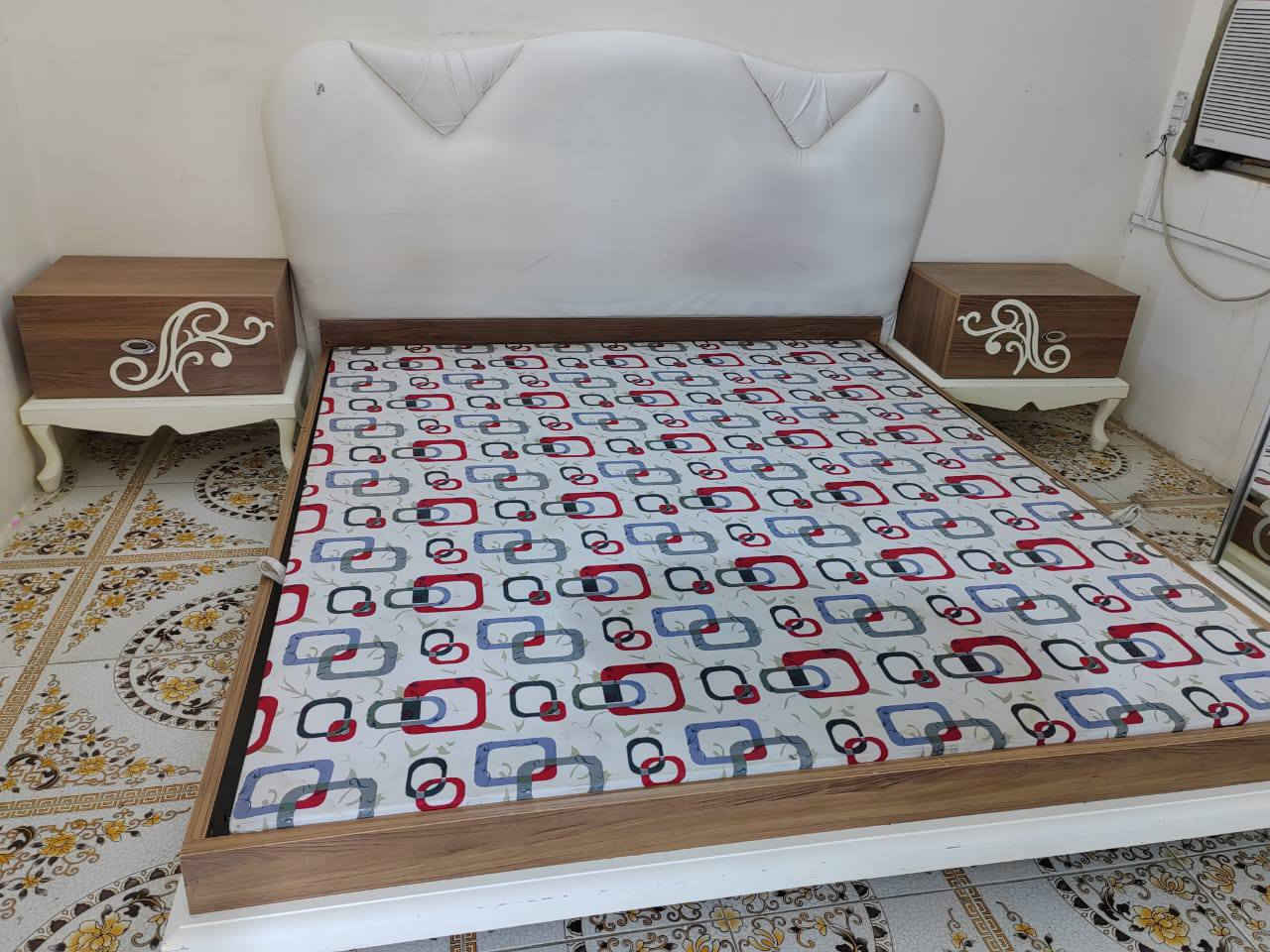 غرفه تركيا 7 قطع مع عارضه للبيع العنوان بغداد السعر 850 الف للتواصل *********** واتساب فقط
