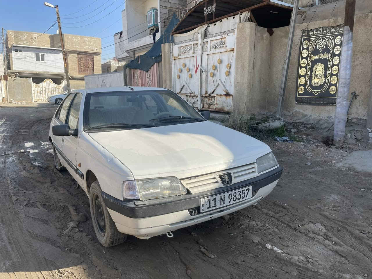 السلامً عليكم بيجو 405 موديل 2012 خصوصي مكينه وكير خير من الله تبريد شغال كهربائيات كلها شغاله  بيها نواقص بسيطه بيها ضربه قويه بالصفحه وماساحبيها عدل ابيع الموجود سياره رقم دولي باسمي بغداد مكاني الحله  للتواصل *********** السعر 24 وبيها مجال بسيط
