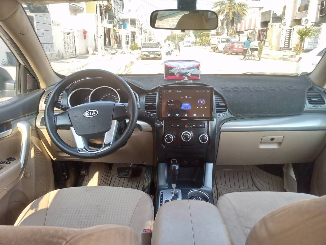 سلام عليكم سورينتو موديل 12 للبيع سياره خليجيه كفاله عامه سبعه راكب محرك اربعه  محرك جديد كيره جديد داخله حلو ونضيف ولي يحب  يتواصل هاذا رقمي متواجد وتساب ***********
