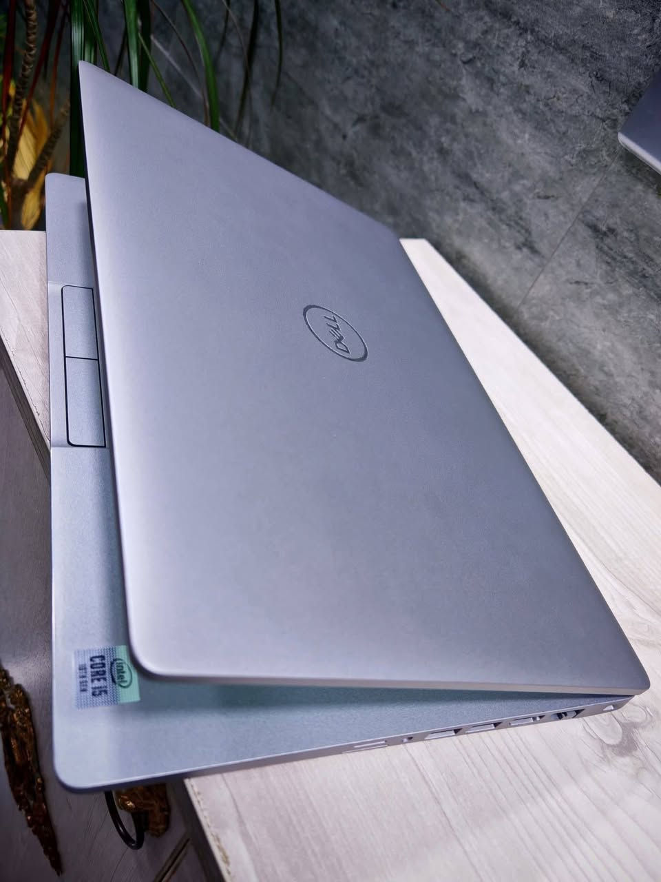 DELL 5420 Ci5 جيل الحادي عشر سلم خفيف الوزن سهل التنقل
. 
 السعر 345 الف مع التوصيل 
.
النظافة اخو الجديد وعل الفحص وين متريد 
مناسب للدراسة والبرامج المكتبية والطباعة والتصفح  نظافة عاليه جدا  
……………………
 المعالج Core i5 جيل الحادي عشر 
 ذاكرة الوصول العشوائي (الرام) 8 GB 
 التخزين( الهارد) SSD 256 GB  
 مقاس شاشة 14" انج دقة عالية FHD 
شاحنة Type c 
منفذ HDMI & TYPE C 
 كيبورد  عربي انكليزي
…………………………………


**إذا كنت صاحب هذا الإعلان وتريد حذفه لأي سبب، رجاءا أرسل رسالة إلى الدعم الفني**