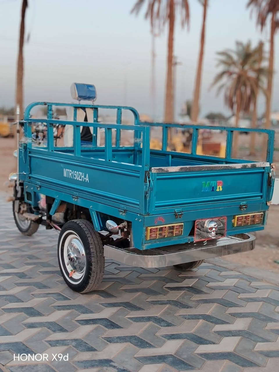 سلام عليكم للبيع   موديل17اوراق  ول باقي كله جديد محرك 25 بدي 25 اكسن مقفل  تايرات خطه مقدم جديد شاصي مكفول دعاميه ستيل ام الختم  غراض كامله كلشي ماعوزه  مكاني  الحمزة الشرقي ***********
