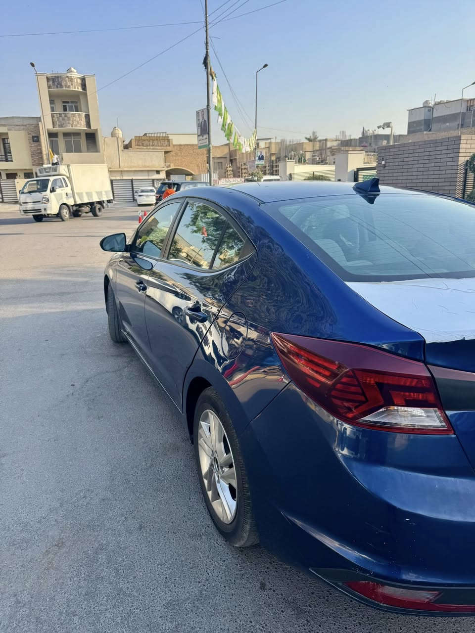 سلام عليكم النترا 2019  وارد امريكي رقم بغداد الانكليزي بأسمي حادث قبق جنطة وجاملغ خلفي وشوية بلبنيد وصور الحادث موجودة والسونار موجود بالصور وبالعراق صار عندي جاملغ امامي   
محرك 2000 Doch دوش المرغوب 
-كاميره  خلفية دوارة
رادارات 360 درجة ( امامي جانبي خلفي ) تمنع التصادم الامامي والجانبي والخلفي
-تحكمات ستيرن 4 جهات 
- 3 وضعيات قيادة ( عادي سبورت ذكي ) 
- مثبت سرعة ذكي ( التحذير عند مغادرة المسار )
-شاشة لمس تدعم نظام الابل كار بلي والاندرويد   
-سستم سماعات درجة اولى
-المراية الجانبية كهرباء   
-لايت زنون  
- كير اوتماتيك و S وعادي 6 نمر AT المرغوب
-تحديد مسار وقيادة الية والسياقة على خطوط الشارع في حال الاجتياز تنبهك
- مانع انزلاق ومانع تصادم 
تبريد ثلج
السيارة بعد بيها هواي مواصفات السعر 122 وبيهة مجال  مكاني بغداد تقاطع درويش حي التراث للتواصل ***********
