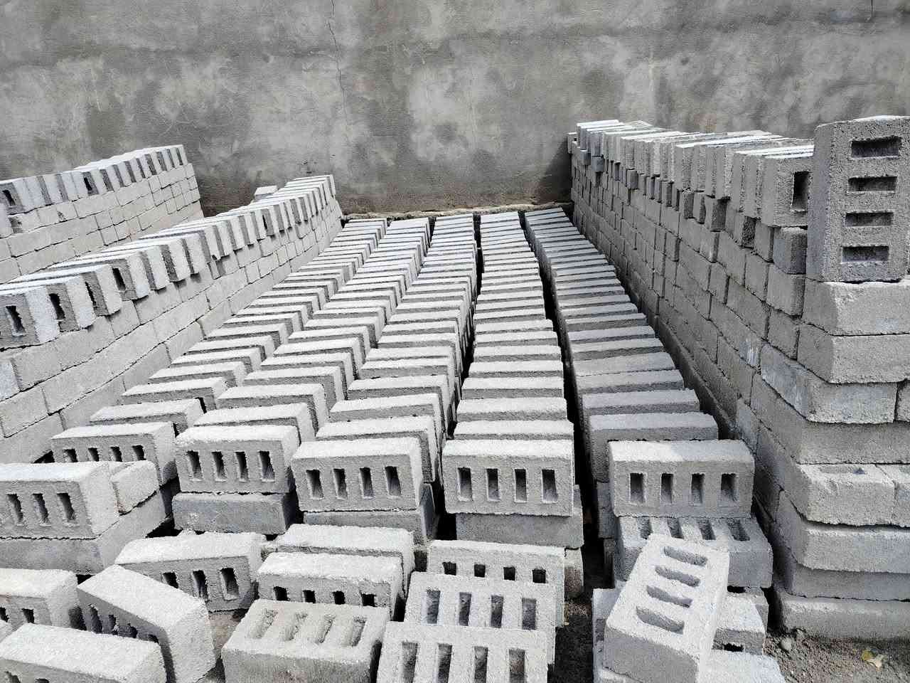 طابوك سعر الف 175الف واصل
بلوك سعر الف 470الف واصل رقم
 مكلف ينشر
***********
