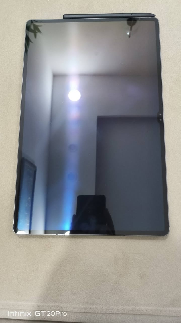 تاب سامسونج tab s8 ultra 5G
نسخه السيم كارت 

الجهاز : كامل مع القلم الاصلي والكڤر مساحة 256/12
الملحقات : شاحنه الاصلية 65W
كيبورد الاصلي ينربط مغناطيس من سامسونق 
تحواله خاصة بالجهاز خارجية تنربط
+ كفر اخر

الكارتونه كامله الخاصة بالجهاز  
والكارتونه الخاصة بالكيبورد 

*********** / *********** واتس اب او اتصال
السعر : 800,000 الف 
و بي مجال
