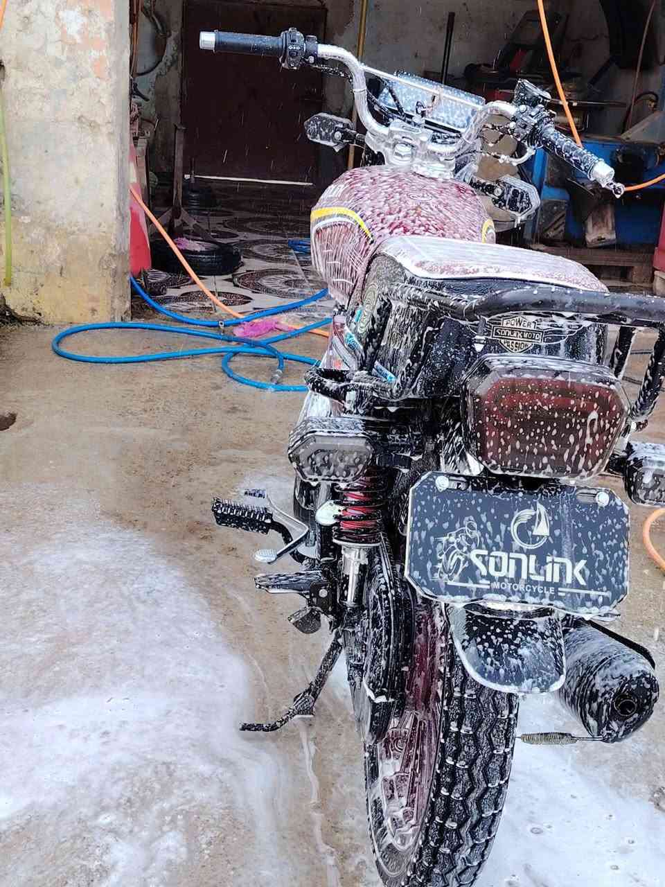 ضاغطه وزنجيل موديل ٢٥ نضافه مثل مشوف بعينك 

ديالى الخالص //السعر ٨٢٥//   ***********
