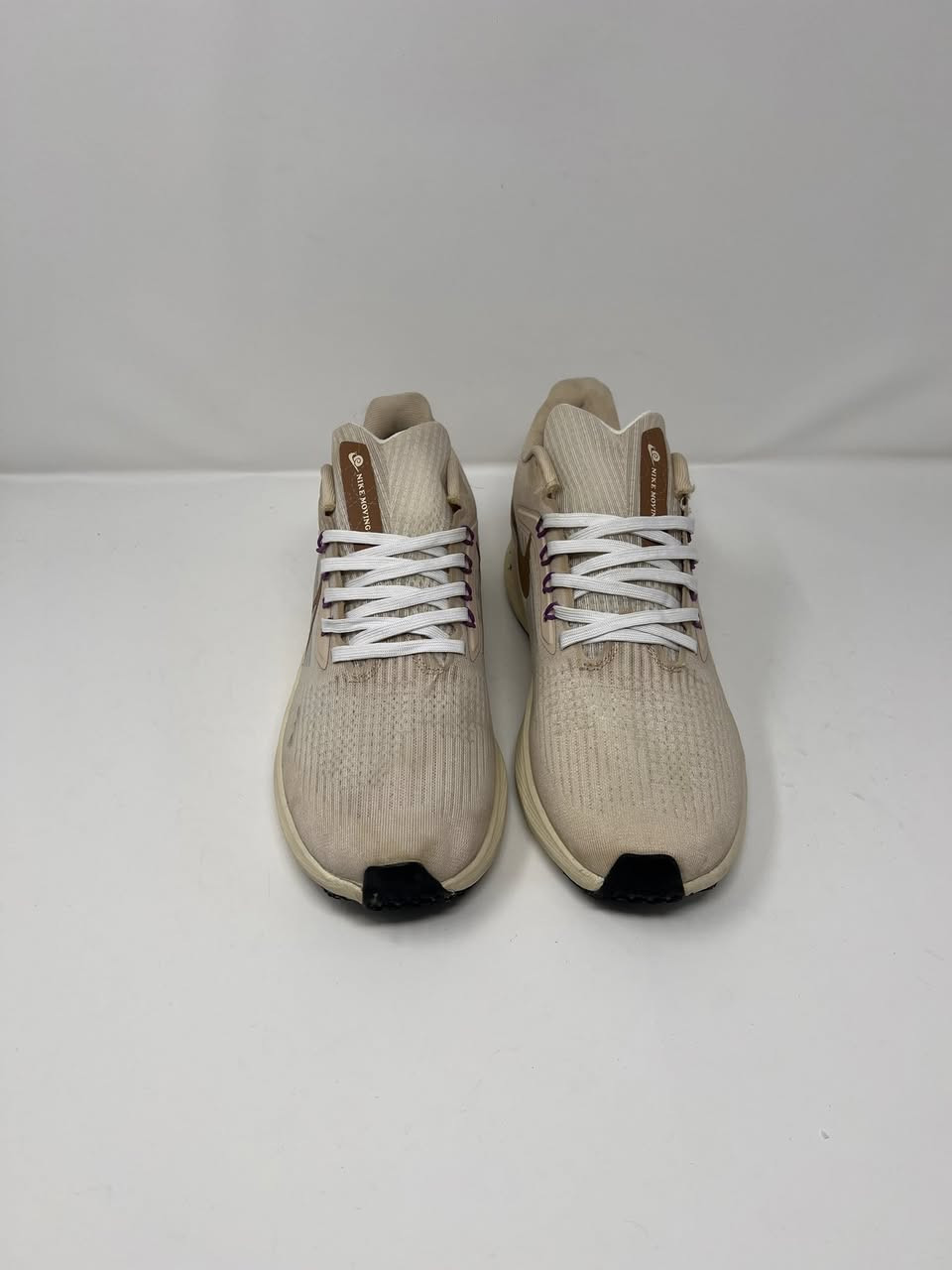 .
Nike zoomX
 
باله فيتنامي غير مستعمل، قياس 43(27.5سم)، القطعه فوم مريح  لابعد الحدود، بنفس الوكت  وزنهه يكاد يكون صفر، تحتوي على فتحات تهويه لمنع   الروائح في القدم يعني تفيدك بالصيف والحو الحار،  القطعه موجهه للعدائين ، سعرهه 20 الف دينار، 

ادخل انستا شوف القطع القويه
https://www.instagram.com/hermes.storex?igsh=MTQwdWQ4OTZ1YmxoMg%3D%3D&utm_source=qr


**إذا كنت صاحب هذا الإعلان وتريد حذفه لأي سبب، رجاءا أرسل رسالة إلى الدعم الفني**