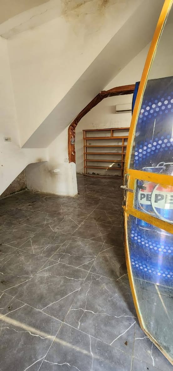 ١٠٠ متر ركن واجه ٢٠ ونزال ٥ وبل عكس هم تصير واجه ٥ ونزال ٢٠ مقاطعه ٢ على ٩
الشقه سندويج درجة اولى وجاهزه للسكن ومغلفه بل كامل وتأسيس ماء كهرباء مجاري كامل الخدمات تبليط
بيع 50 متر او كل المساحه للاستفسار عن السعر اتصل *********** السعر مناسب انشاء الله للشرايه ما اجاوب عل فيس رقمي بي واتساب ولي يريد ٥٠ متر واجه ١٠ ونزال ٥
ولقطعه الثانيه واجه ٥ ولنزال ١٠ طابو زراعي ٢٥ العنوان بغداد لأمين سكينه
