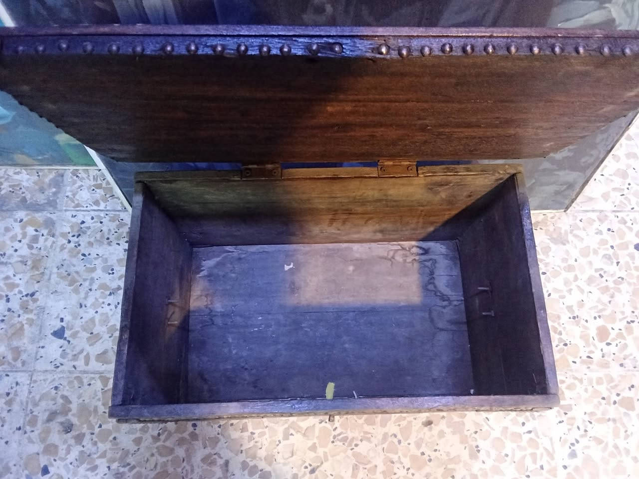 صندوق خشب قديم انتيكة. تلبيس نحاس


**إذا كنت صاحب هذا الإعلان وتريد حذفه لأي سبب، رجاءا أرسل رسالة إلى الدعم الفني**