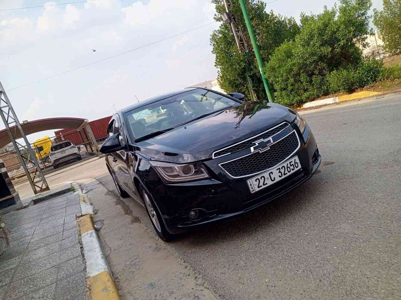 السلام عليكم شوفر ليت اكروز خليجي موديل 2012شكل ال 2017 سياره فول كير 6نمر اوتو شاشه كبيره سياره جاهزه من كلشي تبريد ثلج سياره مال جناي سنويه وهزه كله جديد اتريد  اتريد وكاله حاضر تخم تاير جديد سياره جاهزه وناعمه علا اخر حبايه رب مذب عليه السعر 69وبيه مجال حك الجيه مكان بغداد حي العامل والشراي يتصل ***********
