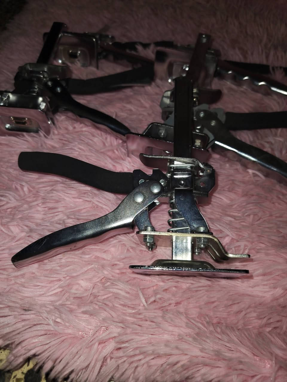 السلام عليكم...
2قطع
ارتفاع 35
2قطعة 
ارتفاع 18سم
السعر المطلوب 35000


**إذا كنت صاحب هذا الإعلان وتريد حذفه لأي سبب، رجاءا أرسل رسالة إلى الدعم الفني**